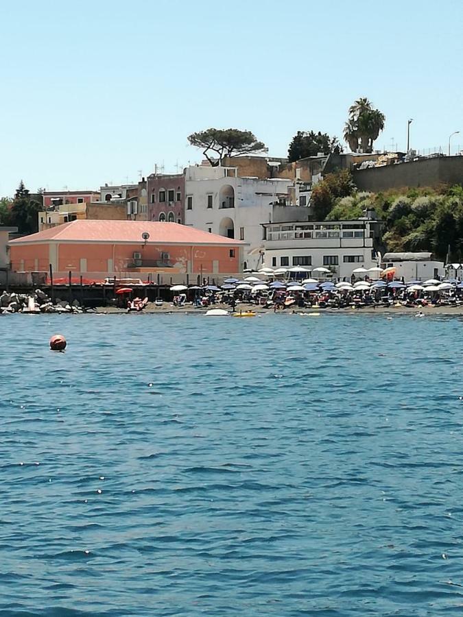 Casa Geltrude Al Porto Villa Прочида Екстериор снимка