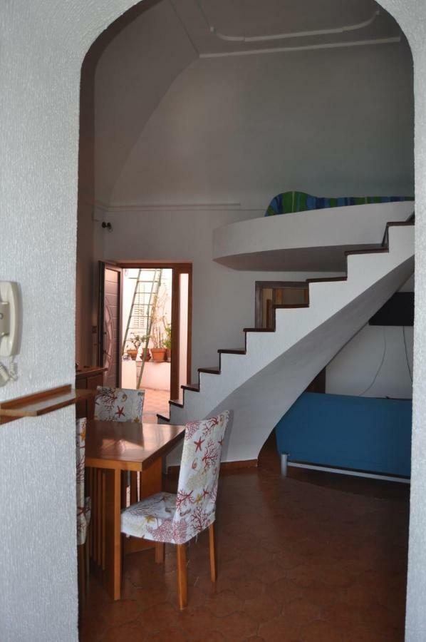 Casa Geltrude Al Porto Villa Прочида Екстериор снимка
